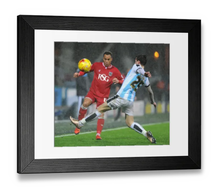 Framed Print : Elliott Bennett vs Ben Chilwell: Intense Battle at Huddersfield Town vs Bristol City (12 / 12 / 2015) Framed Print : Elliott Bennett vs Ben Chilwell: Intense Battle at Huddersfield Town vs Bristol City (12 / 12 / 2015)