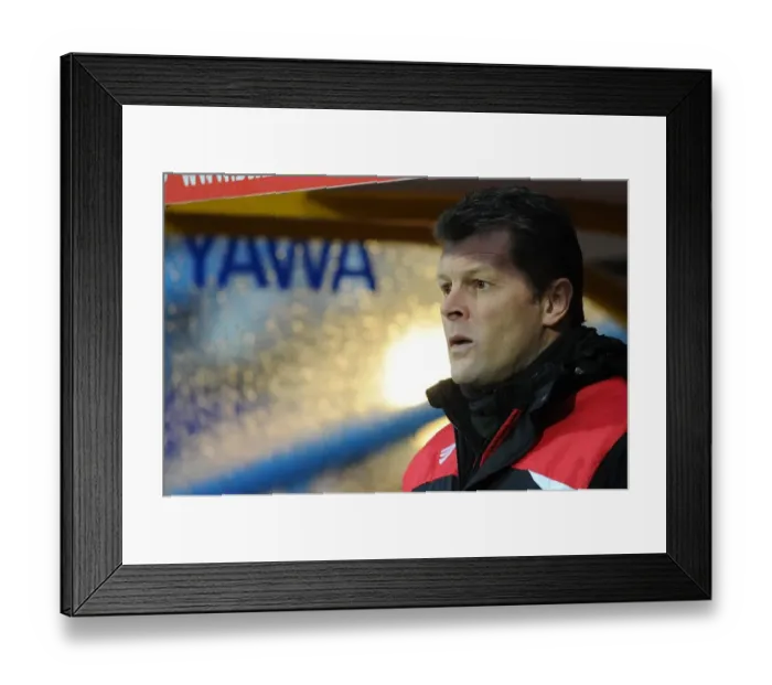 Framed Print : Steve Cotterill Leads Bristol City at Huddersfield Town, Sky Bet Championship (12 / 12 / 2015) Framed Print : Steve Cotterill Leads Bristol City at Huddersfield Town, Sky Bet Championship (12 / 12 / 2015)