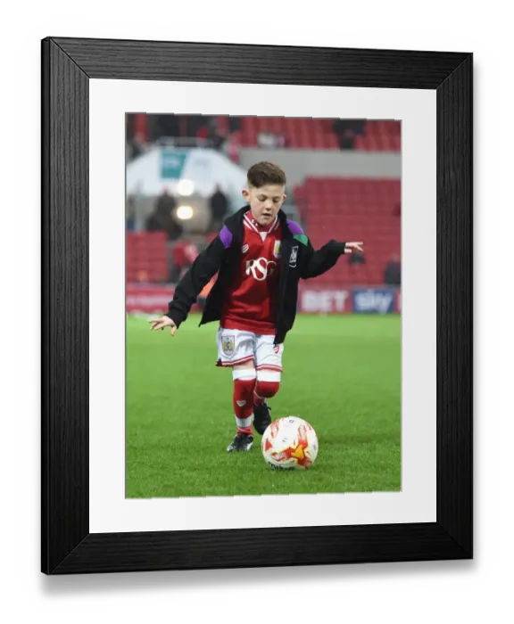 Framed Print : Bristol City vs Queens Park Rangers Clash at Ashton Gate Stadium, Sky Bet Championship (12 / 19 / 2015) Framed Print : Bristol City vs Queens Park Rangers Clash at Ashton Gate Stadium, Sky Bet Championship (12 / 19 / 2015)