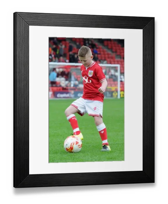 Framed Print : Sky Bet Championship Clash: Bristol City vs Charlton Athletic at Ashton Gate Stadium (December 26, 2015) Framed Print : Sky Bet Championship Clash: Bristol City vs Charlton Athletic at Ashton Gate Stadium (December 26, 2015)