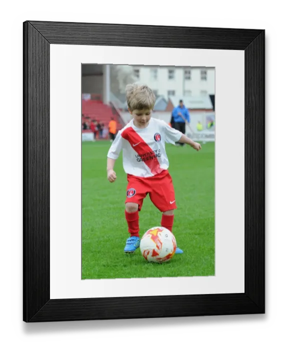 Framed Print : Bristol City vs Charlton Athletic: Sky Bet Championship Clash at Ashton Gate Stadium (December 2015) Framed Print : Bristol City vs Charlton Athletic: Sky Bet Championship Clash at Ashton Gate Stadium (December 2015)