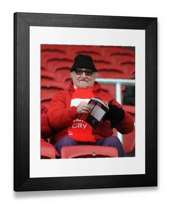 Framed Print : Bristol City Fans Unite Before Kick-off Against Middlesbrough at Ashton Gate, 2016 Framed Print : Bristol City Fans Unite Before Kick-off Against Middlesbrough at Ashton Gate, 2016