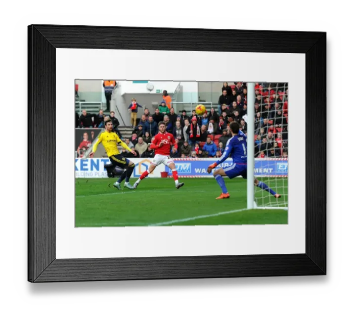 Framed Print : Bristol City's Wes Burns Aims for Glory: Bristol City vs Middlesbrough, Sky Bet Championship (16 / 01 / 2016)