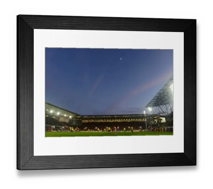 Framed Print : Bristol City vs Middlesbrough at Ashton Gate: Sky Bet Championship Clash (January 2016) Framed Print : Bristol City vs Middlesbrough at Ashton Gate: Sky Bet Championship Clash (January 2016)