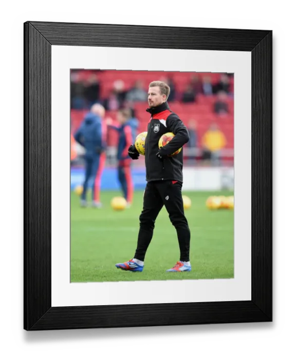 Framed Print : Wade Elliott Leads Bristol City in Sky Bet Championship Clash Against Middlesbrough (January 2016) Framed Print : Wade Elliott Leads Bristol City in Sky Bet Championship Clash Against Middlesbrough (January 2016)