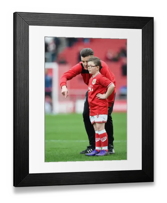 Framed Print : Bristol City Mascot at Ashton Gate Stadium for Sky Bet Championship Match vs Middlesbrough (January 16, 2016) Framed Print : Bristol City Mascot at Ashton Gate Stadium for Sky Bet Championship Match vs Middlesbrough (January 16, 2016)