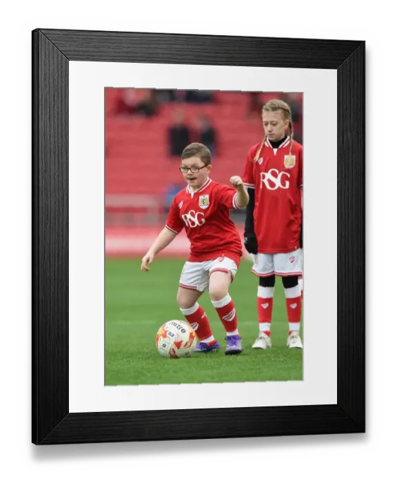 Framed Print : Sky Bet Championship Showdown: A Clash of Titans - Bristol City vs Middlesbrough (January 2016) Framed Print : Sky Bet Championship Showdown: A Clash of Titans - Bristol City vs Middlesbrough (January 2016)