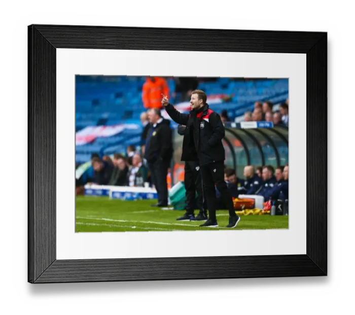 Framed Print : Wade Elliott Shouts Instructions as Bristol City Face Leeds United, Sky Bet Championship (January 2016)
