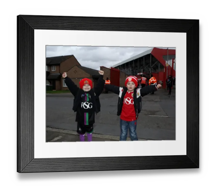Framed Print : Bristol City Fans Arrive at The Valley for Charlton Athletic vs. Bristol City (Sky Bet Championship, 06.02.2016) Framed Print : Bristol City Fans Arrive at The Valley for Charlton Athletic vs. Bristol City (Sky Bet Championship, 06.02.2016)