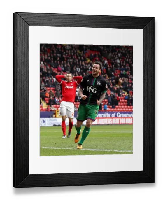 Framed Print : Lee Tomlin Scores Dramatic Penalty for Bristol City in Sky Bet Championship Clash vs Charlton Athletic