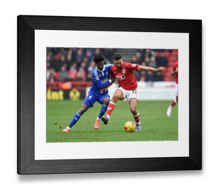 Framed Print : Bristol City vs Ipswich Town: Scott Golbourne and Ben Pringle Battle for Possession Framed Print : Bristol City vs Ipswich Town: Scott Golbourne and Ben Pringle Battle for Possession