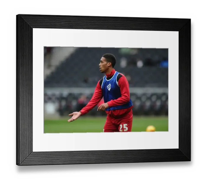 Framed Print : Zak Vyner in Action: Milton Keynes Dons vs. Bristol City, Sky Bet Championship, 2016