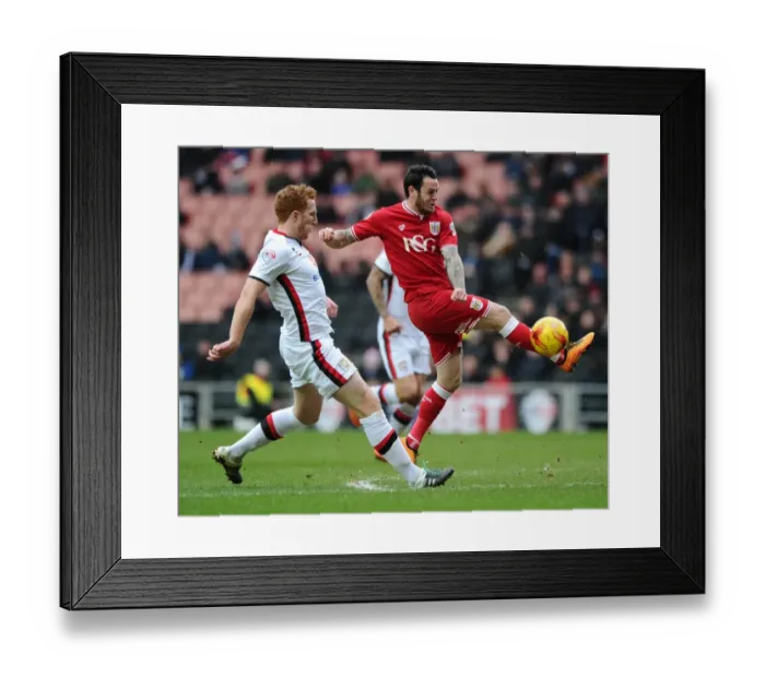 Framed Print : Bristol City's Lee Tomlin Aims for the Net in Sky Bet Championship Clash vs Milton Keynes Dons Framed Print : Bristol City's Lee Tomlin Aims for the Net in Sky Bet Championship Clash vs Milton Keynes Dons