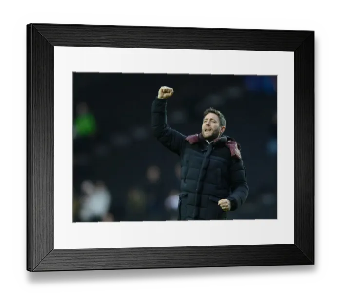 Framed Print : Bristol City's Lee Johnson Celebrates 2-0 Victory Over Milton Keynes Dons Framed Print : Bristol City's Lee Johnson Celebrates 2-0 Victory Over Milton Keynes Dons