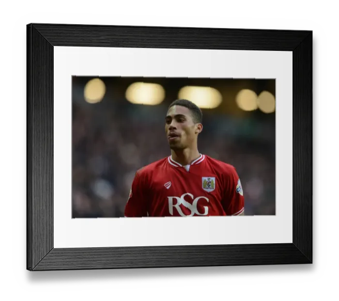 Framed Print : Zak Vyner of Bristol City - Mandatory byline: Dougie Allward / JMP - 20 / 02 / 2016 - FOOTBALL - Stadium MK - Milton Keynes Framed Print : Zak Vyner of Bristol City - Mandatory byline: Dougie Allward / JMP - 20 / 02 / 2016 - FOOTBALL - Stadium MK - Milton Keynes