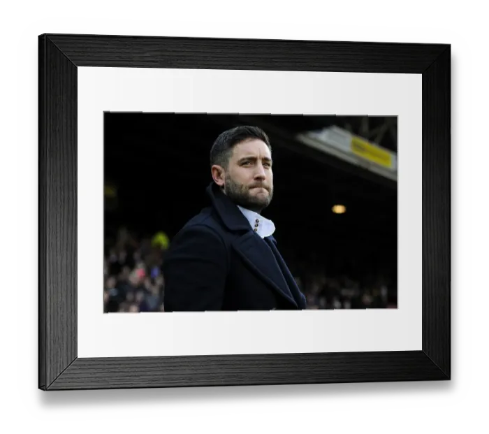 Framed Print : Lee Johnson Leads Bristol City at The City Ground vs Nottingham Forest (27.02.2016)