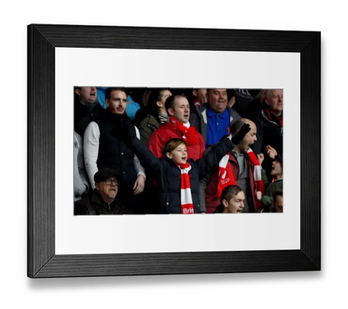 Framed Print : Bristol City Fans Unwavering Passion at Nottingham Forest vs. Bristol City, Sky Bet Championship (27 / 02 / 2016)