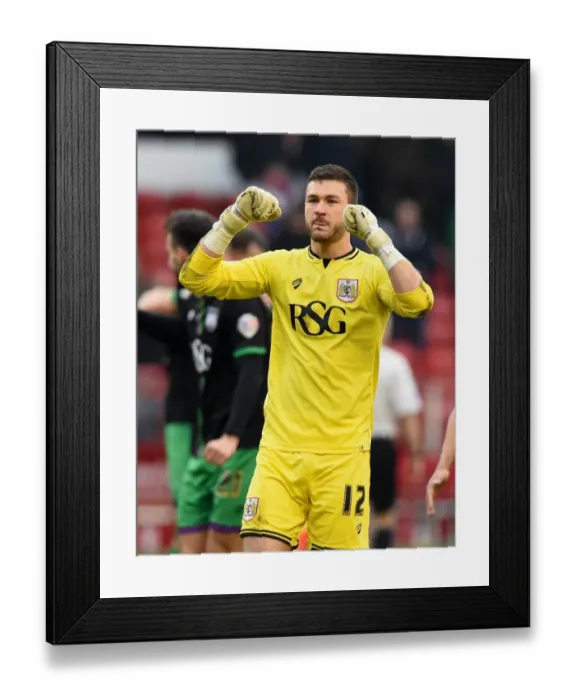 Framed Print : Bristol City's Richard O'Donnell in Action Against Nottingham Forest, 2016