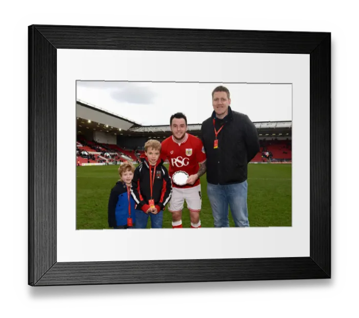 Framed Print : Bristol City vs. Cardiff City: Mandoflly's Unforgettable Performance (05 / 03 / 2016)