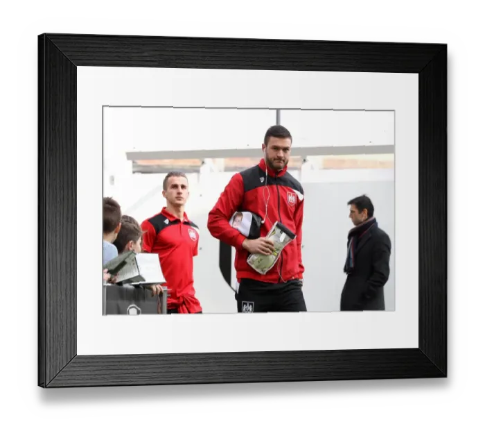 Framed Print : Bristol City Players Arrive at Craven Cottage Ahead of Fulham Match, 12 March 2016 Framed Print : Bristol City Players Arrive at Craven Cottage Ahead of Fulham Match, 12 March 2016