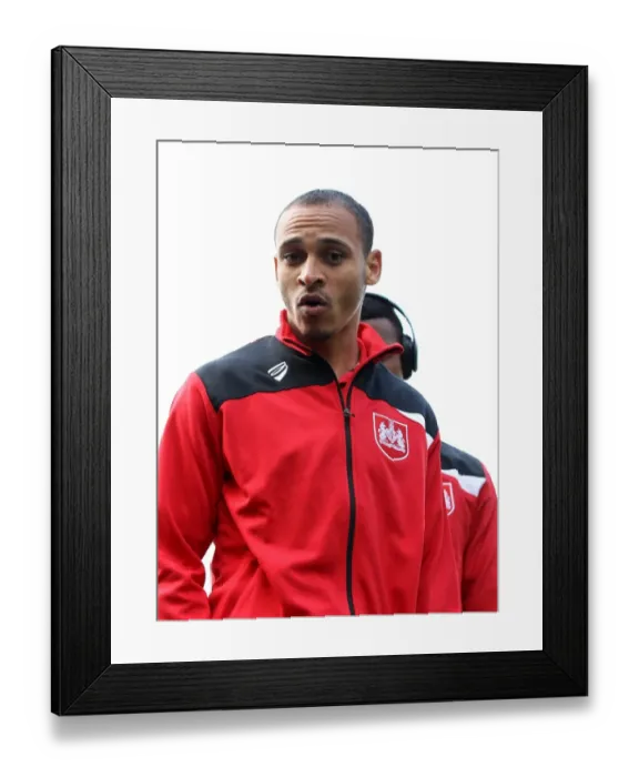 Framed Print : Peter Odemwingie in Action for Bristol City Against Fulham at Craven Cottage (12 March 2016) Framed Print : Peter Odemwingie in Action for Bristol City Against Fulham at Craven Cottage (12 March 2016)