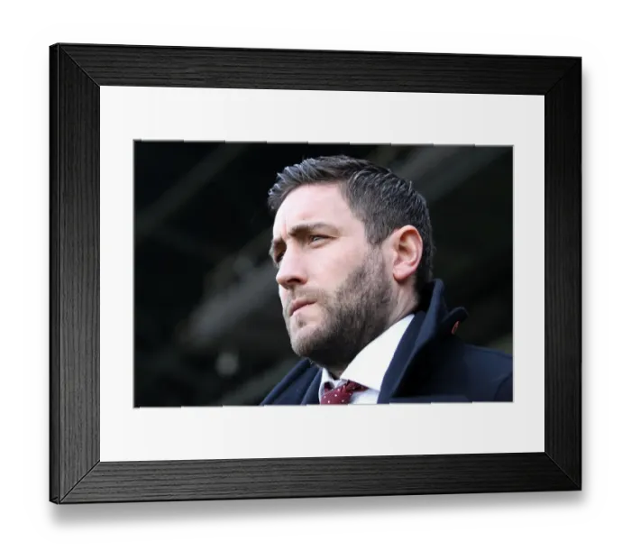 Framed Print : Lee Johnson Leads Bristol City at Craven Cottage, Fulham vs. Bristol City, Sky Bet Championship (12 March 2016)