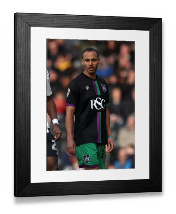Framed Print : Peter Odemwingie in Action for Bristol City vs Fulham at Craven Cottage, 2016