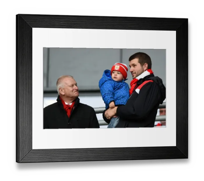 Framed Print : Bristol City FC: Three Generations of Lansdowns at Ashton Gate (Bristol City v Bolton Wanderers, 2016) Framed Print : Bristol City FC: Three Generations of Lansdowns at Ashton Gate (Bristol City v Bolton Wanderers, 2016)