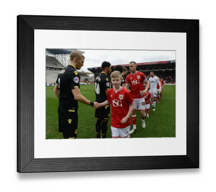 Framed Print : Championship Clash: Bristol City vs. Bolton Wanderers at Ashton Gate (19 / 03 / 2016) Framed Print : Championship Clash: Bristol City vs. Bolton Wanderers at Ashton Gate (19 / 03 / 2016)