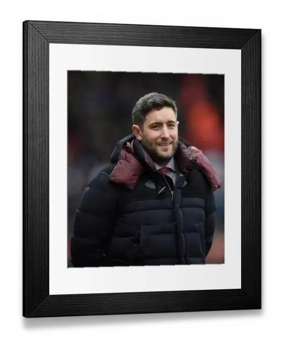 Framed Print : Bristol City's Lee Johnson Leads the Charge Against Bolton Wanderers in Sky Bet Championship Clash at Ashton Gate Framed Print : Bristol City's Lee Johnson Leads the Charge Against Bolton Wanderers in Sky Bet Championship Clash at Ashton Gate