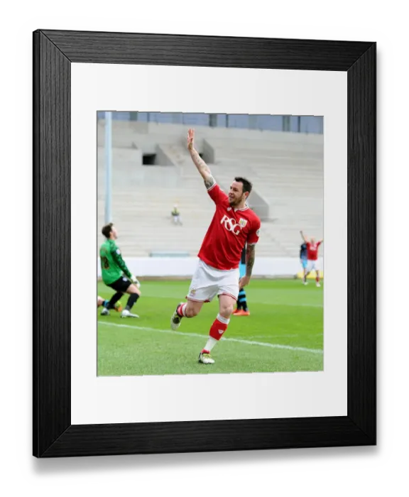 Framed Print : Bristol City's Lee Tomlin Scores Dramatic Goal Against Sheffield Wednesday in Sky Bet Championship Match Framed Print : Bristol City's Lee Tomlin Scores Dramatic Goal Against Sheffield Wednesday in Sky Bet Championship Match