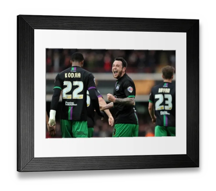 Framed Print : Bristol City's Lee Tomlin Scores Opening Goal Against Brentford in Sky Bet Championship (160416) Framed Print : Bristol City's Lee Tomlin Scores Opening Goal Against Brentford in Sky Bet Championship (160416)