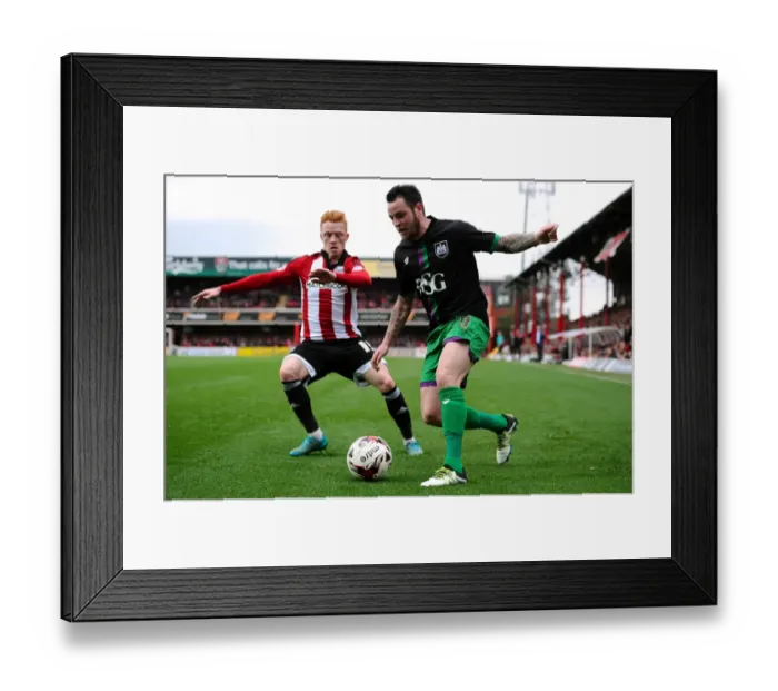 Framed Print : Bristol City's Lee Tomlin Fights Off Pressure from Brentford's Ryan Woods during Sky Bet Championship Match Framed Print : Bristol City's Lee Tomlin Fights Off Pressure from Brentford's Ryan Woods during Sky Bet Championship Match