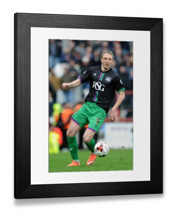 Framed Print : Bristol City's Luke Ayling in Action at Griffin Park against Brentford, Sky Bet Championship 2016 Framed Print : Bristol City's Luke Ayling in Action at Griffin Park against Brentford, Sky Bet Championship 2016