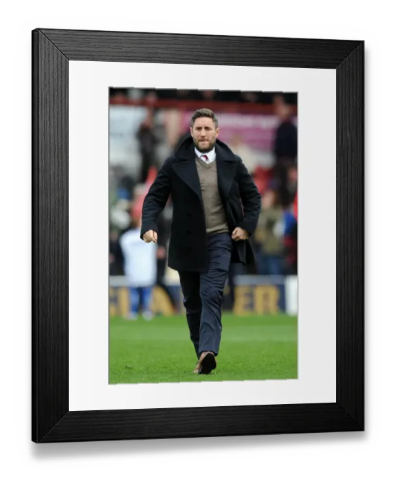 Framed Print : Bristol City's Lee Johnson at Griffin Park during Brentford vs. Bristol City Championship Match, April 2016 Framed Print : Bristol City's Lee Johnson at Griffin Park during Brentford vs. Bristol City Championship Match, April 2016