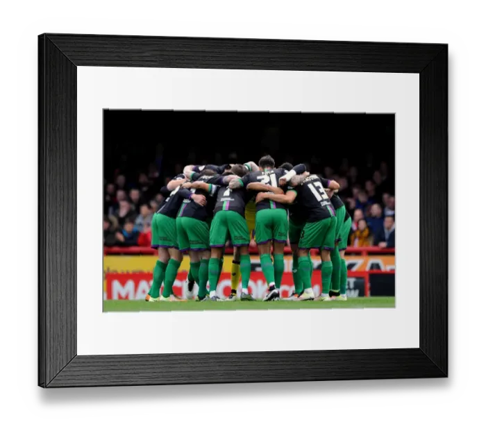 Framed Print : Bristol City Unites: The Huddle at Griffin Park vs Brentford (16-04-2016) Framed Print : Bristol City Unites: The Huddle at Griffin Park vs Brentford (16-04-2016)