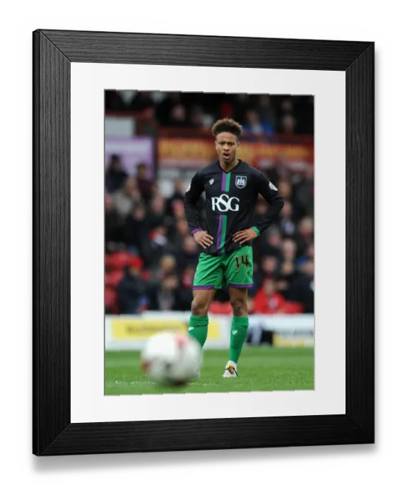 Framed Print : Bobby Reid in Action: Brentford vs. Bristol City, Sky Bet Championship (160416) Framed Print : Bobby Reid in Action: Brentford vs. Bristol City, Sky Bet Championship (160416)
