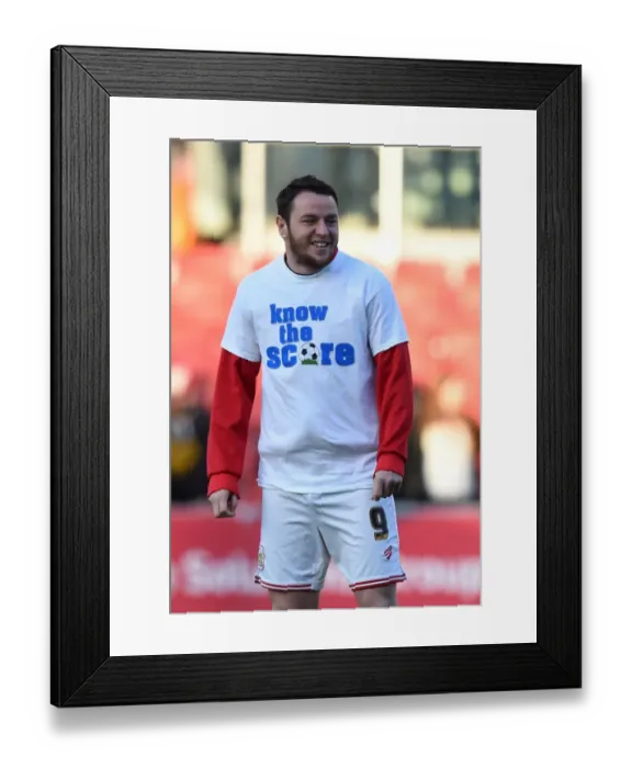 Framed Print : Bristol City vs Derby County: Lee Tomlin in Action at Ashton Gate Stadium (April 19, 2016)