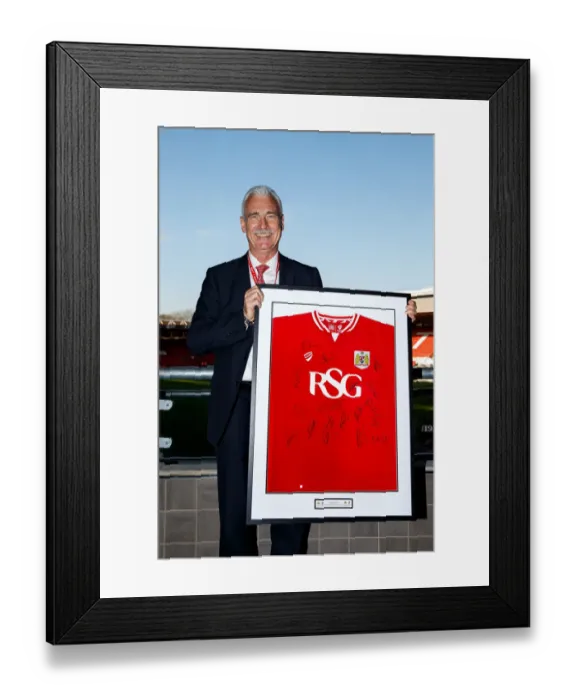 Framed Print : Bristol City and Derby County Unveil Championship Clash Shirts at Ashton Gate, 2016