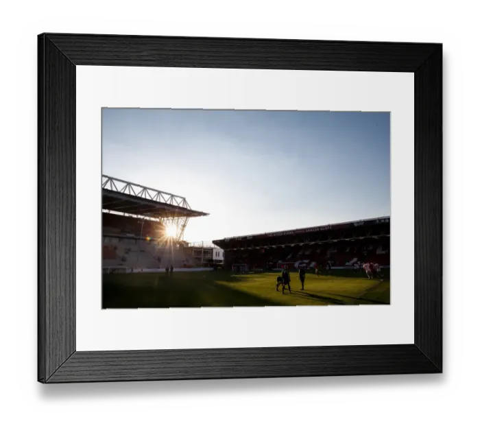 Framed Print : Bristol City Football Club: Warm-Up at Ashton Gate Stadium before Derby County Match (190416) Framed Print : Bristol City Football Club: Warm-Up at Ashton Gate Stadium before Derby County Match (190416)