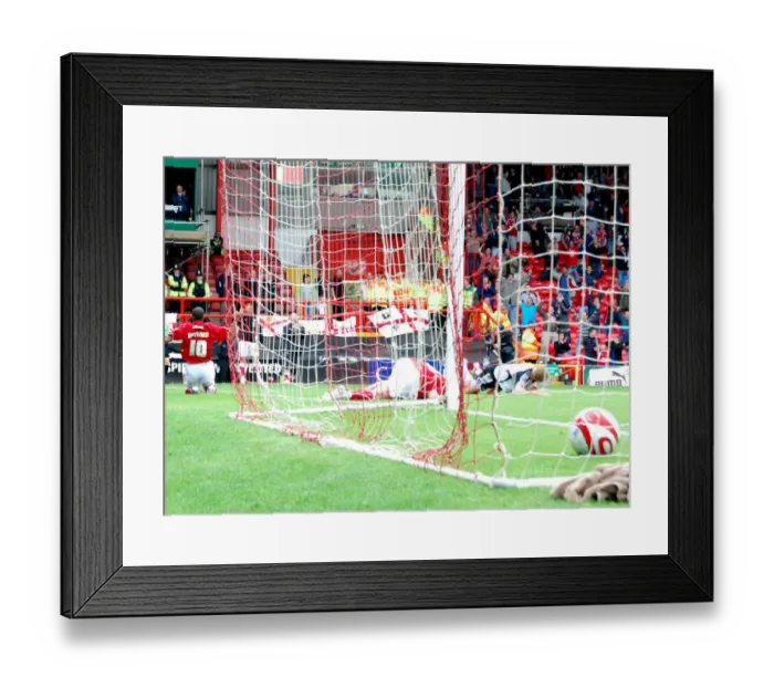 Framed Print : Bristol City First Team: Season 08-09: Bristol City V Derby County Framed Print : Bristol City First Team: Season 08-09: Bristol City V Derby County