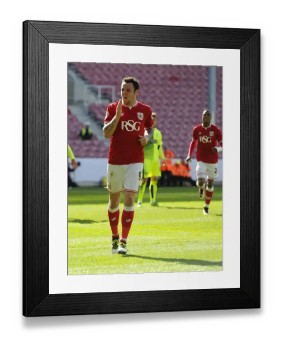 Framed Print : Bristol City's Lee Tomlin Scores Dramatic Goal vs. Huddersfield Town in Sky Bet Championship (30 April 2016)