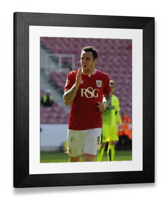 Framed Print : Bristol City's Lee Tomlin Scores Thrilling Goal Against Huddersfield Town in Sky Bet Championship (April 2016) Framed Print : Bristol City's Lee Tomlin Scores Thrilling Goal Against Huddersfield Town in Sky Bet Championship (April 2016)