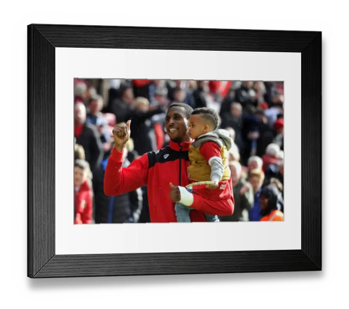 Framed Print : Thrilling Goal: Jonathan Kodjia Scores for Bristol City Against Huddersfield Town (30 / 04 / 2016) Framed Print : Thrilling Goal: Jonathan Kodjia Scores for Bristol City Against Huddersfield Town (30 / 04 / 2016)