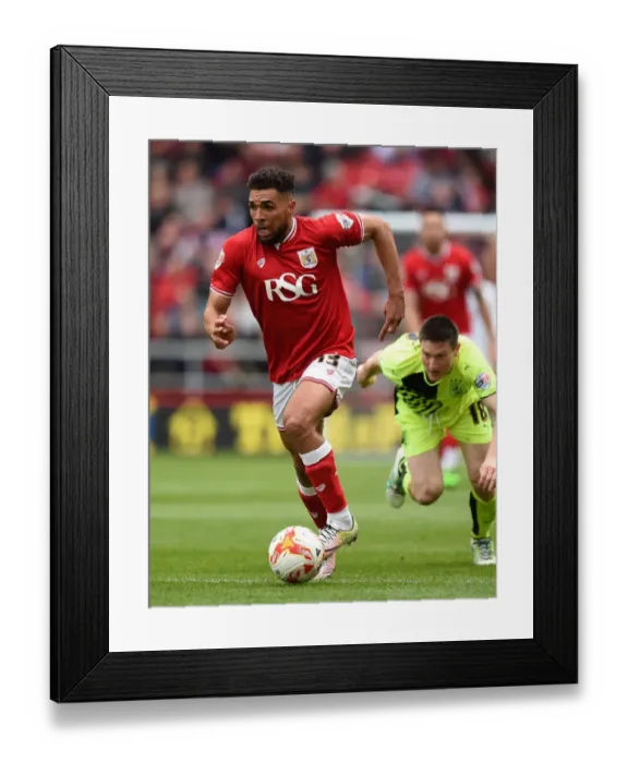 Framed Print : Scott Golbourne in Action: Bristol City vs Huddersfield Town at Ashton Gate Stadium, 2016 Framed Print : Scott Golbourne in Action: Bristol City vs Huddersfield Town at Ashton Gate Stadium, 2016