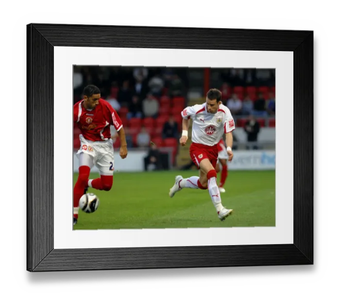 Framed Print : Bristol City vs Crewe Alexandra: A Football Rivalry from the 08-09 Season Framed Print : Bristol City vs Crewe Alexandra: A Football Rivalry from the 08-09 Season