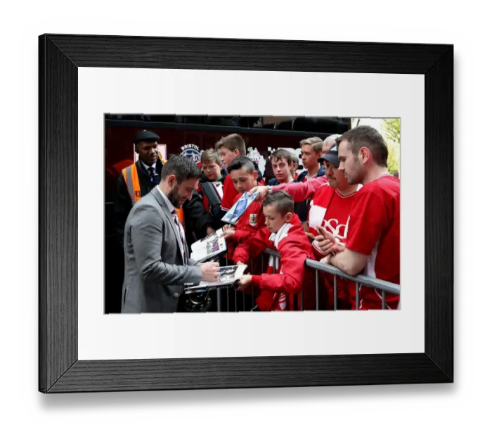 Framed Print : Bristol City Manager Lee Johnson Signs Autographs at Loftus Road after Sky Bet Championship Match against Queens Park Rangers