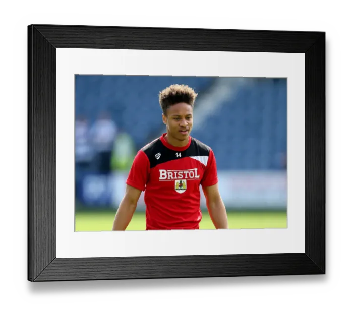 Framed Print : Bobby Reid of Bristol City Warming Up Ahead of QPR Clash, 07-05-2016