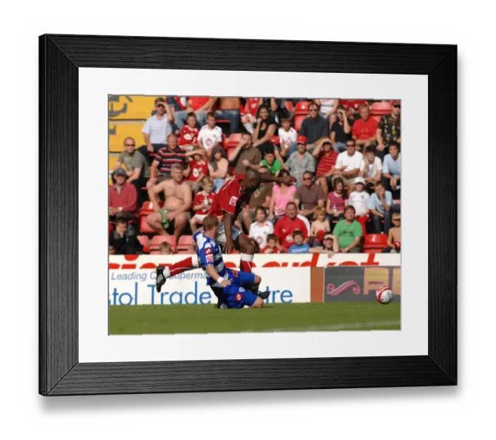 Framed Print : Bristol City vs QPR: A Battle from the 08-09 Season Framed Print : Bristol City vs QPR: A Battle from the 08-09 Season