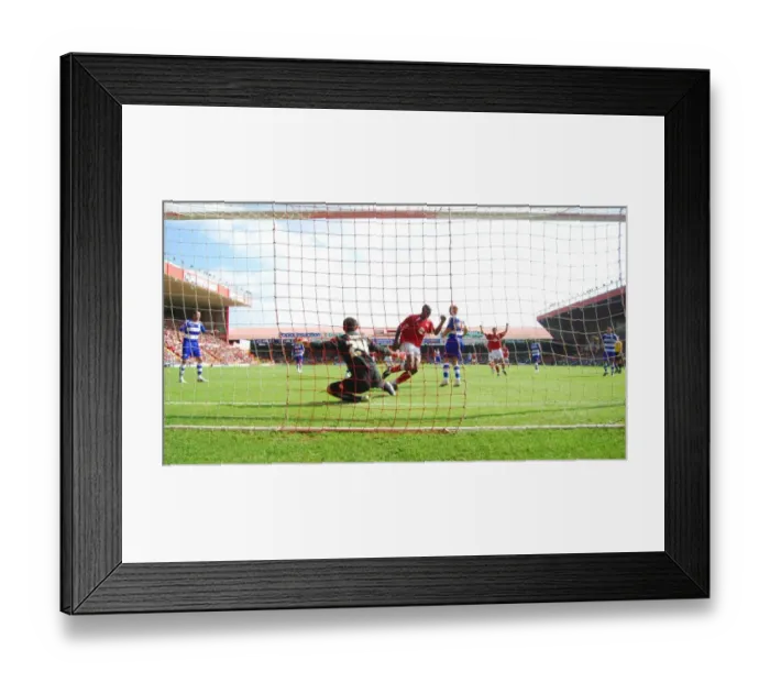 Framed Print : Bristol City vs QPR: A Football Rivalry from the 08-09 Season Framed Print : Bristol City vs QPR: A Football Rivalry from the 08-09 Season